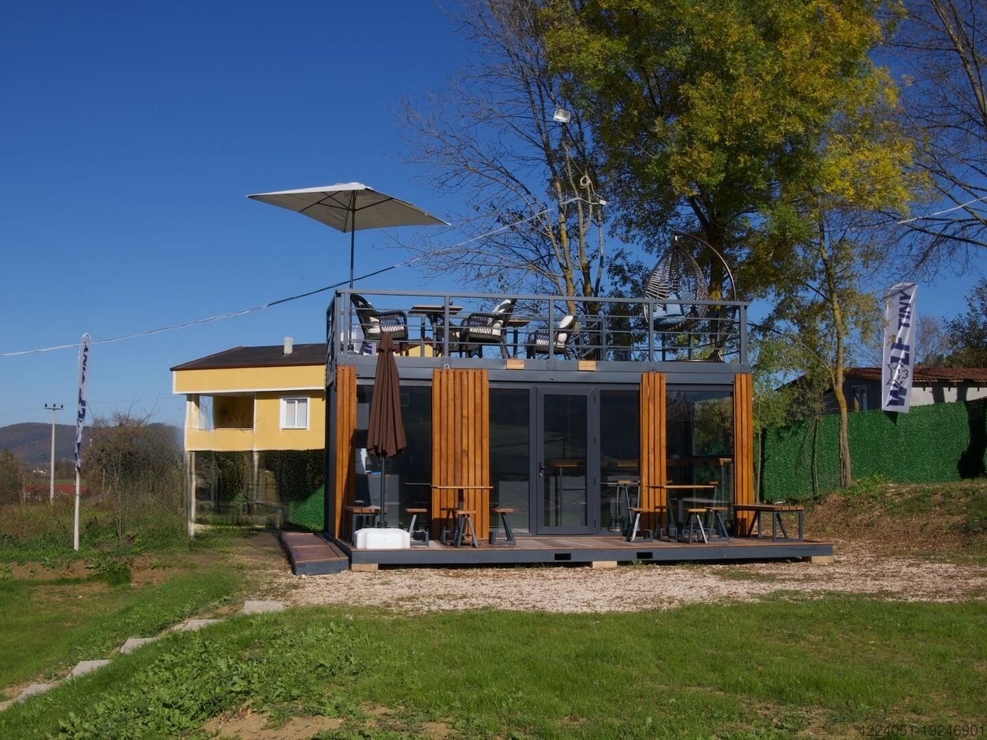 Conteneur Café avec véranda – Image 16