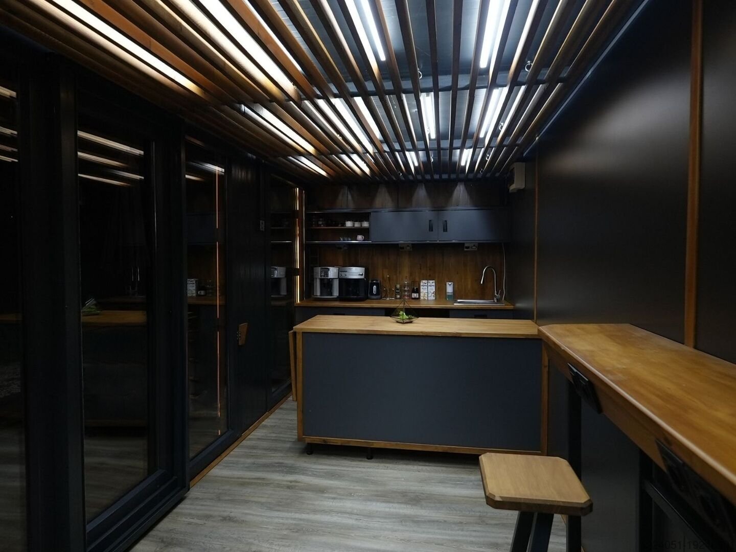 Conteneur Café avec véranda – Image 4