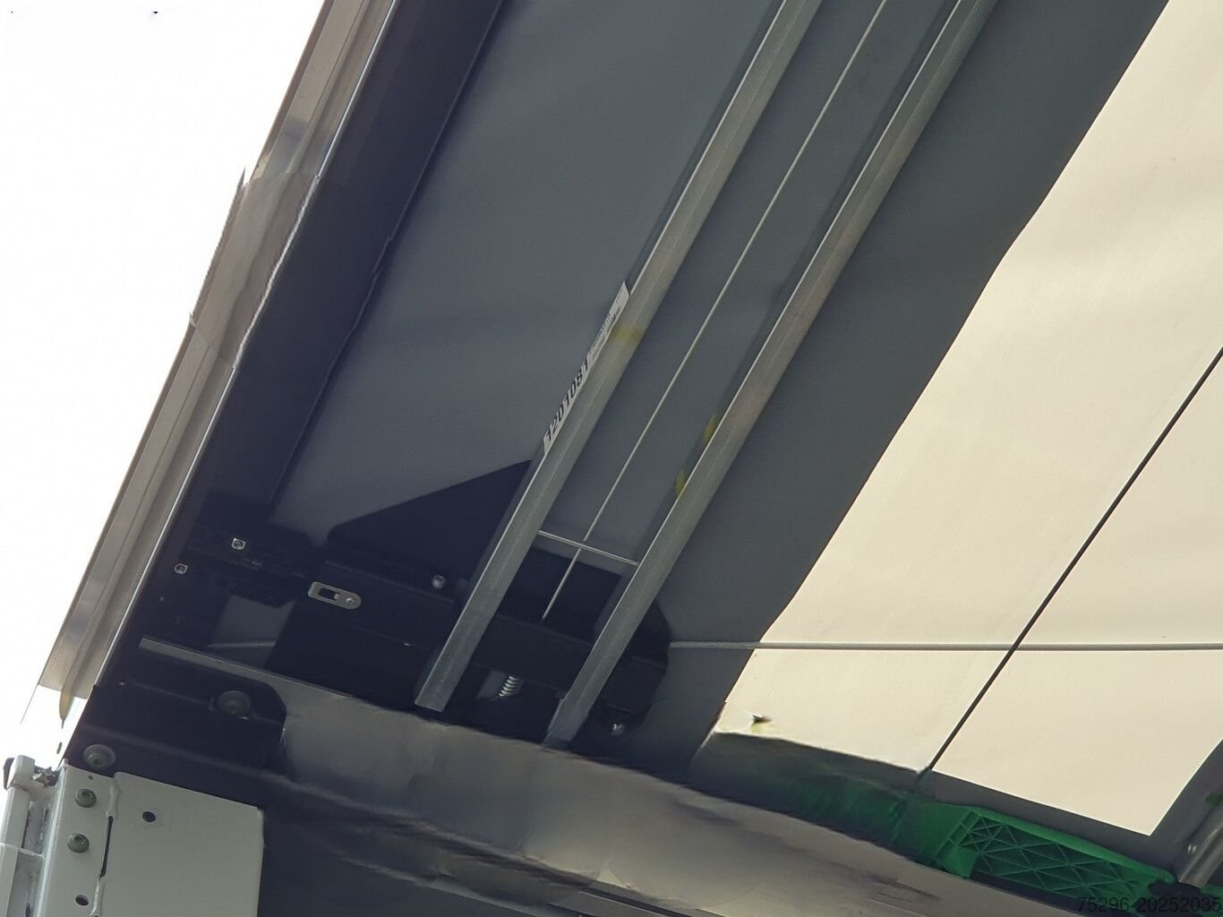 Semi-remorque Bâches coulissantes Hayon City Lift + essieu – Image 8