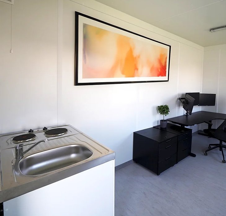 Conteneur Isolé de 6 x 3 mètres avec Toilettes et Cuisine RAL 7016 – Image 7