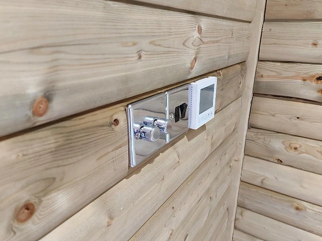 Bureau à domicile / Salle de sport - conversion de conteneur d'expédition – Image 4