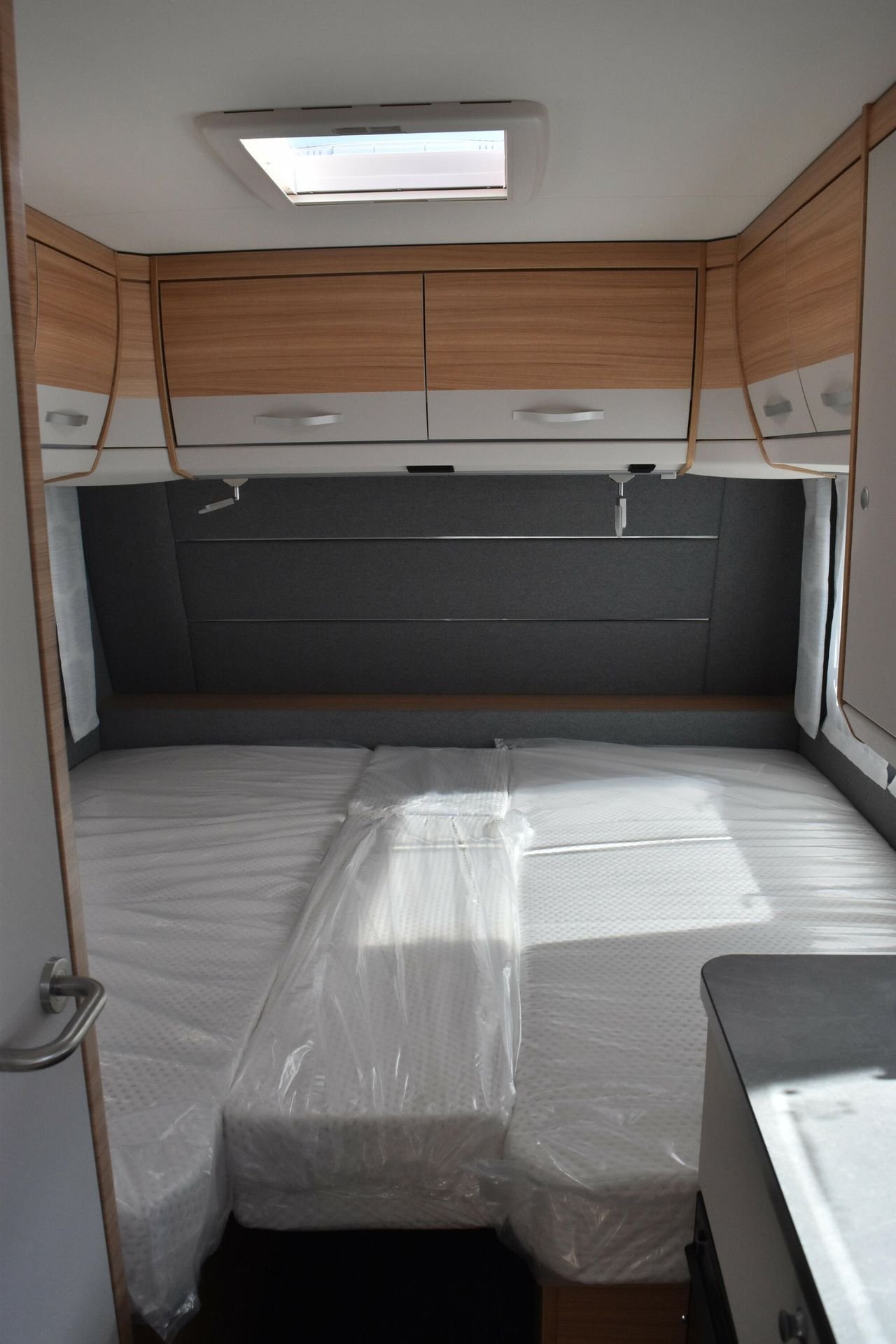 Caravane Dethleffs Camper 460 EL – Image 26