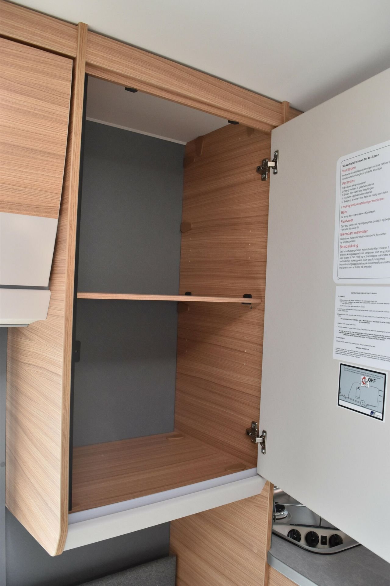 Caravane Dethleffs Camper 460 EL – Image 14