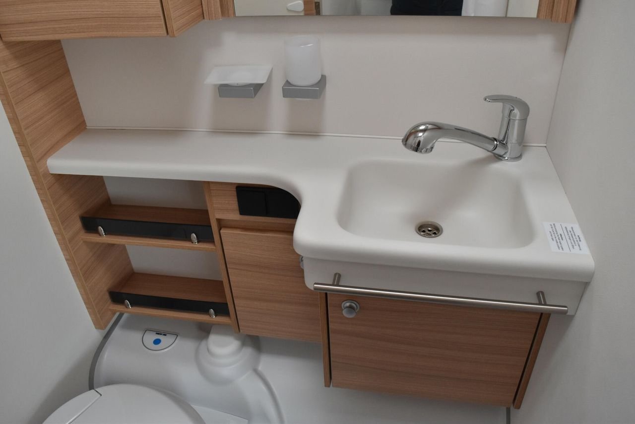 Caravane Dethleffs Camper 460 EL – Image 19