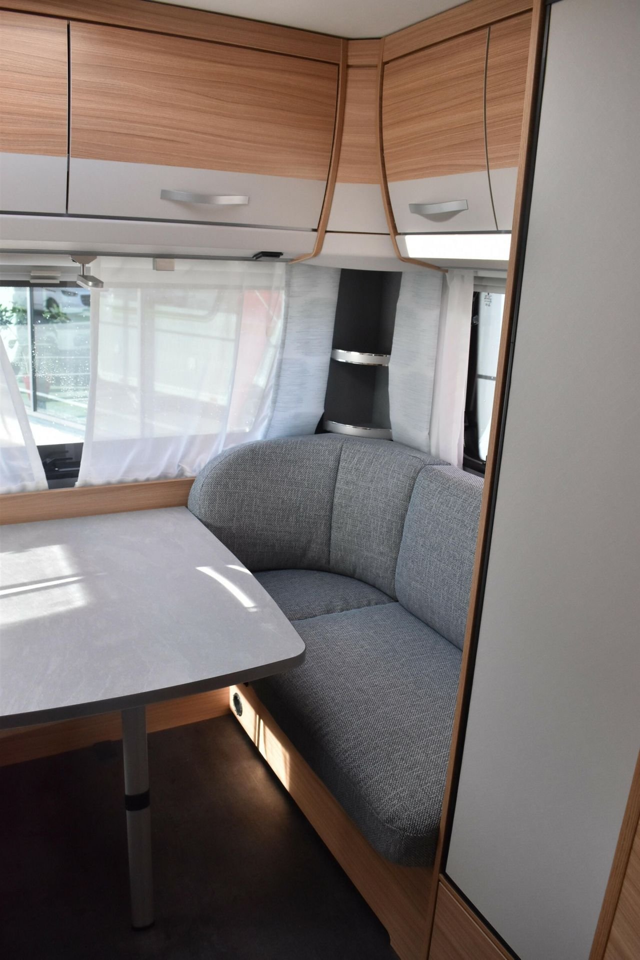 Caravane Dethleffs Camper 460 EL – Image 10