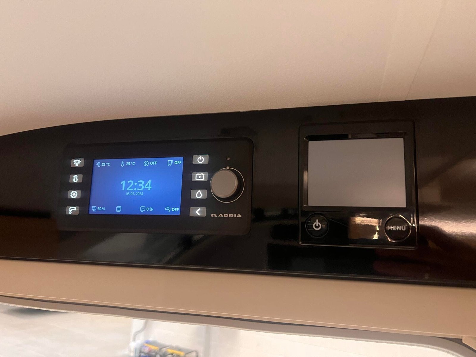 Caravane Adria Adora 613 HT – Image 7