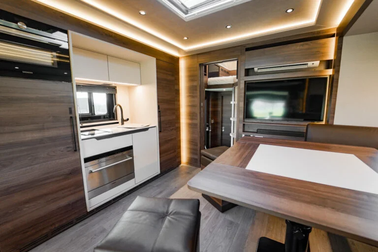 Scania STX Camping-car/Sport automobile – Image 5