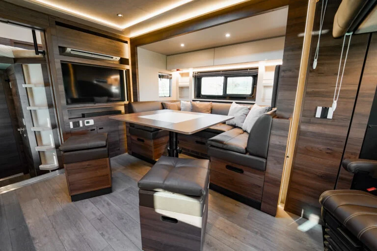 Scania STX Camping-car/Sport automobile – Image 17