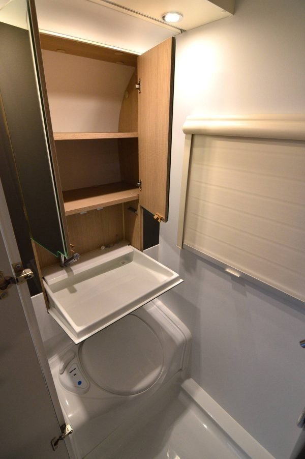 Caravane Adria Action 361 LH Plus – Image 5