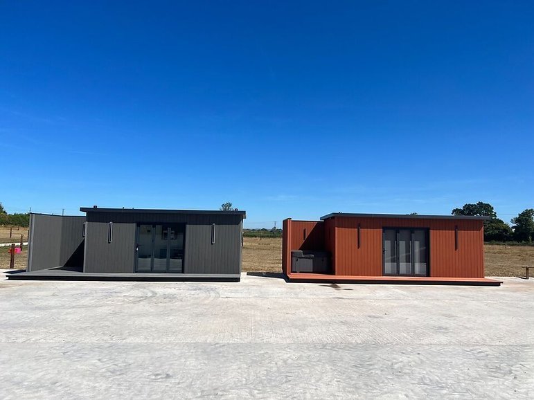 Conteneur Converti : Espace de Vie Extérieur Moderne et Élégant – Image 3