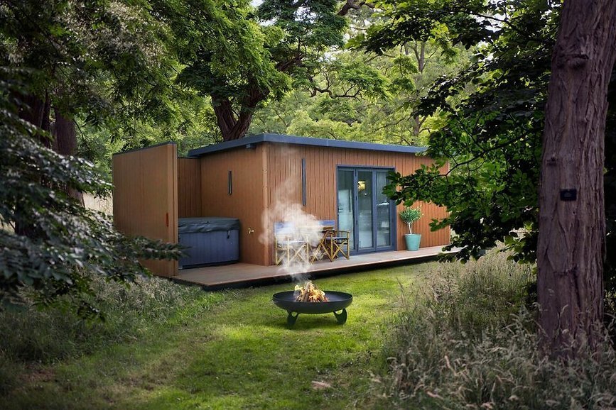 Conteneur Converti : Espace de Vie Extérieur Moderne et Élégant – Image 12