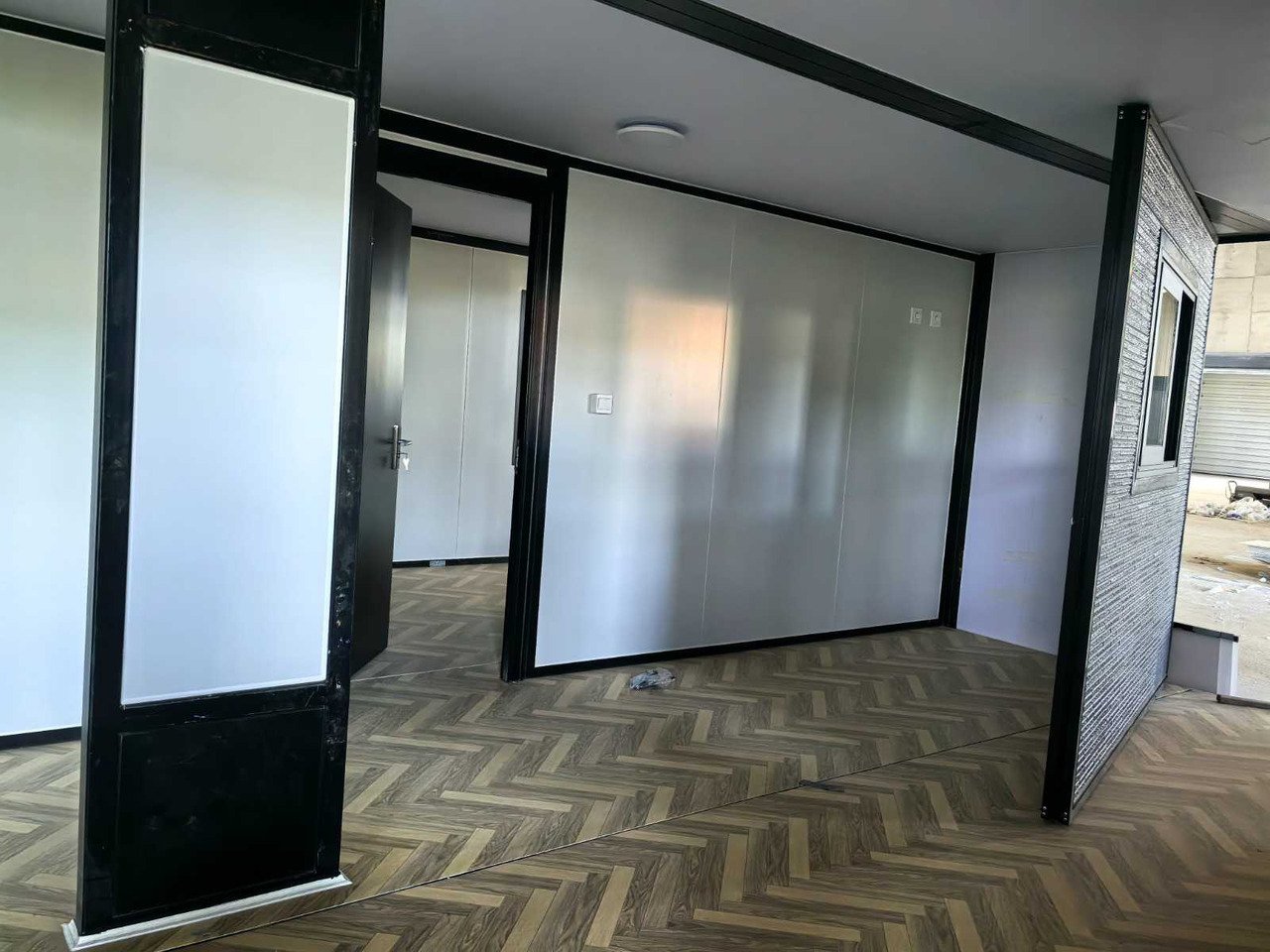 Conteneur comme habitat Deluxe 12x6m 3 chambres et cuisine – Image 11