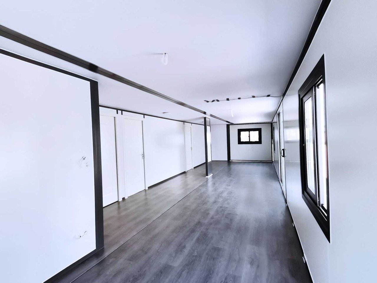 Conteneur comme habitat Deluxe 12x6m 3 chambres et cuisine – Image 2