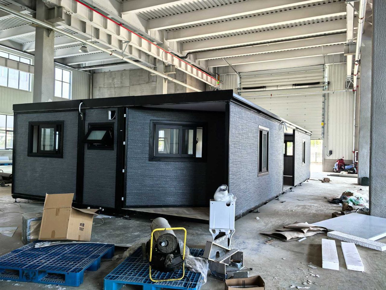 Conteneur comme habitat Deluxe 12x6m 3 chambres et cuisine – Image 14