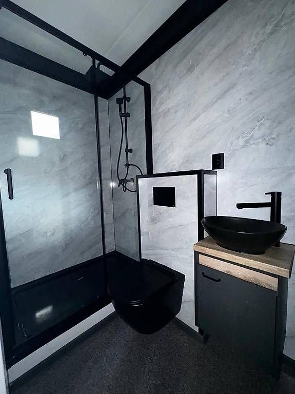 Conteneur de 3,0 m x 13,0 m avec 2 chambres, salle de bain et cuisine – Image 7