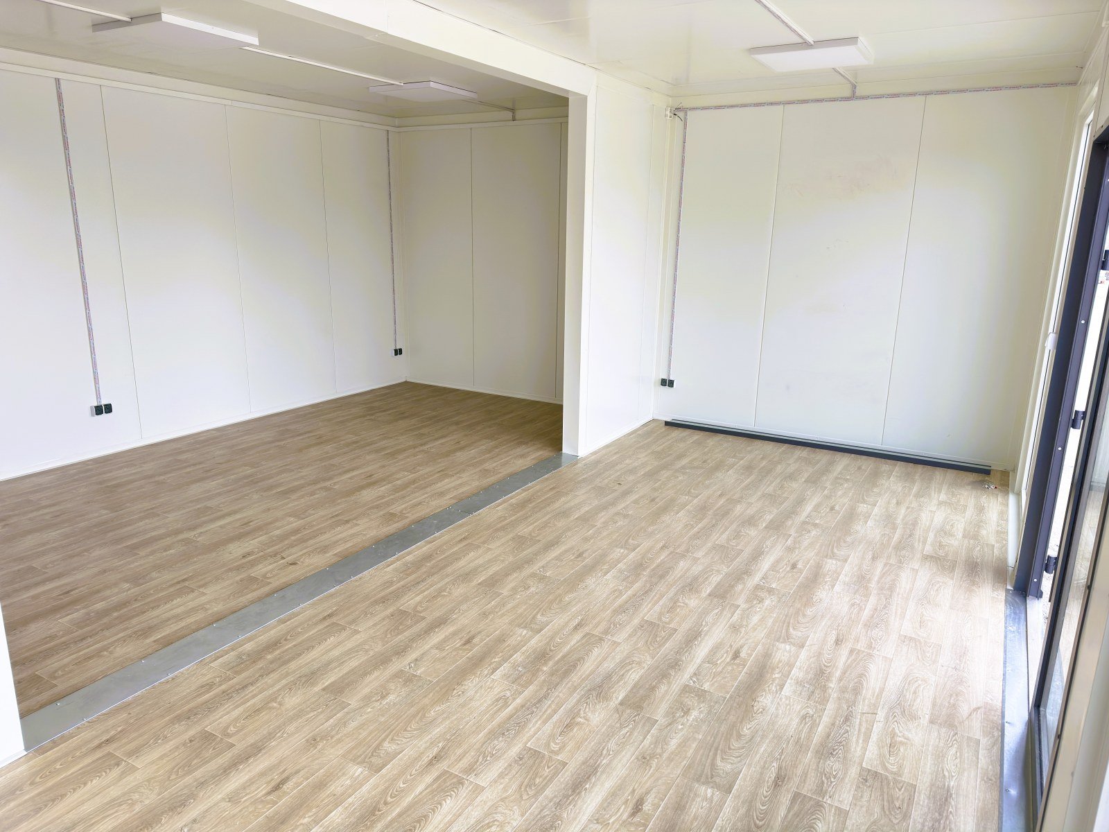 Conteneur Modulaire en panneaux sandwich – bureaux, commerces/logements, 6 pièces – 63 m² – Image 32