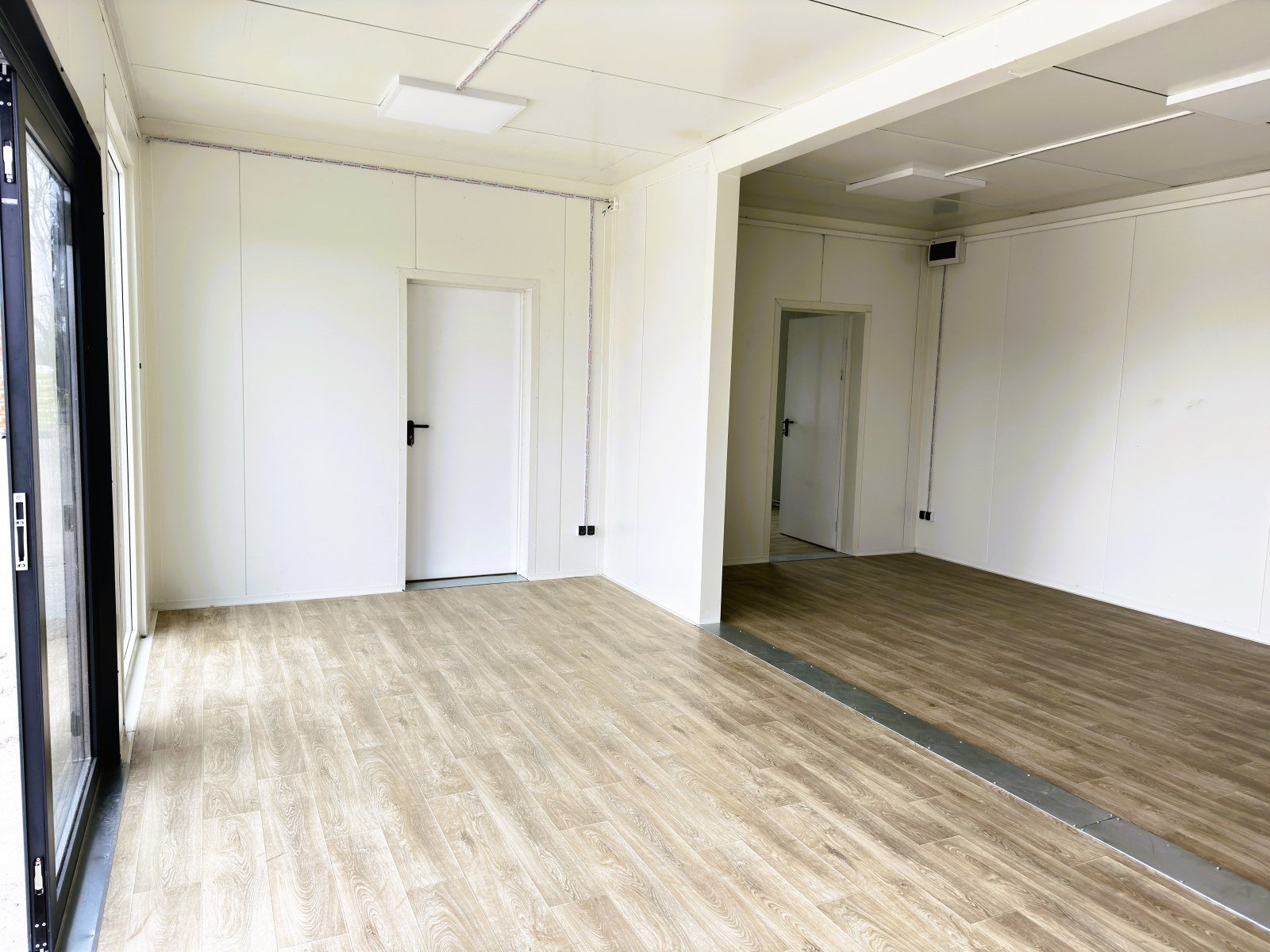 Conteneur Modulaire en panneaux sandwich – bureaux, commerces/logements, 6 pièces – 63 m² – Image 33