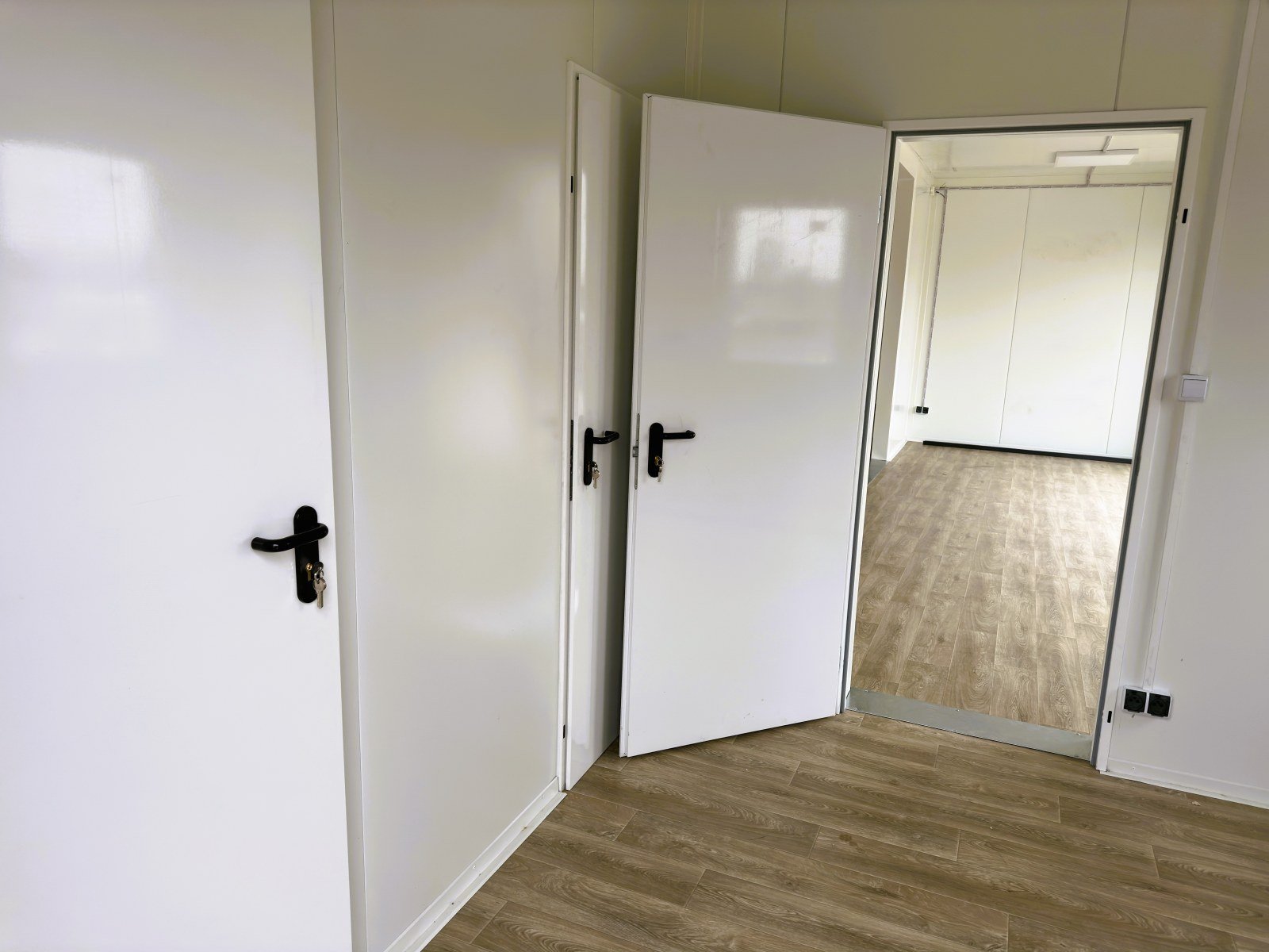 Conteneur Modulaire en panneaux sandwich – bureaux, commerces/logements, 6 pièces – 63 m² – Image 39