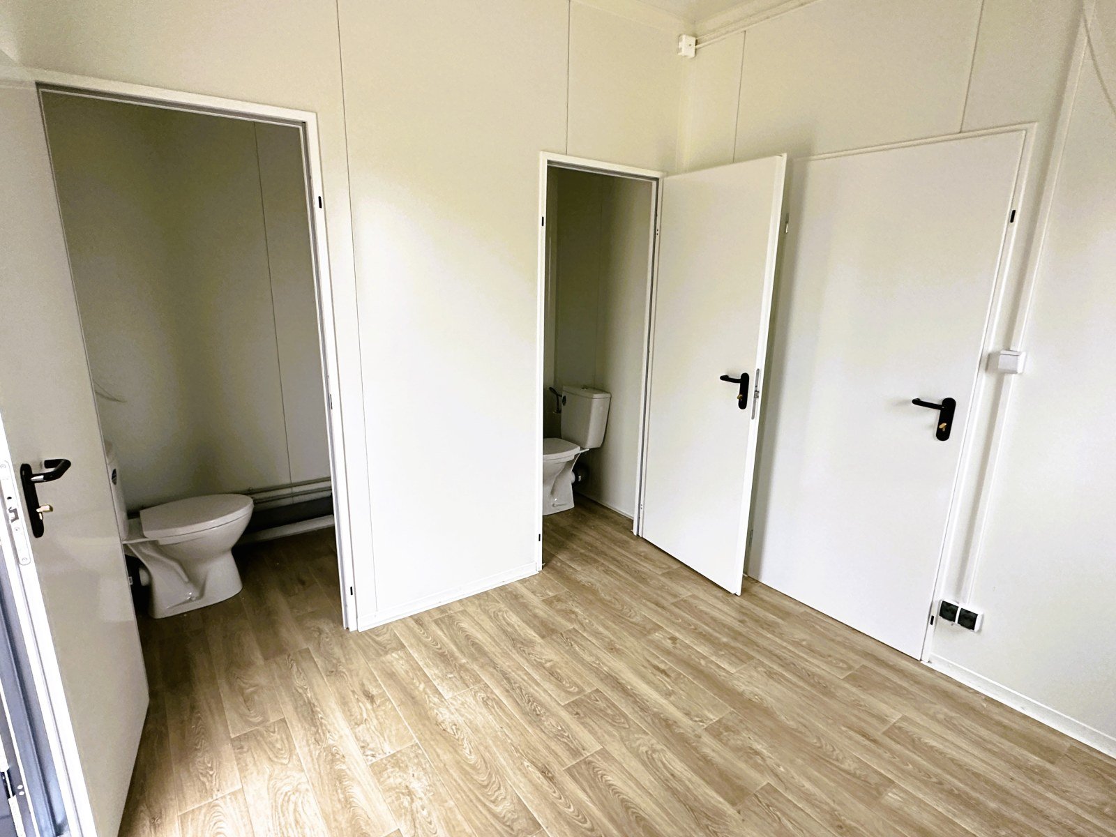 Conteneur Modulaire en panneaux sandwich – bureaux, commerces/logements, 6 pièces – 63 m² – Image 41